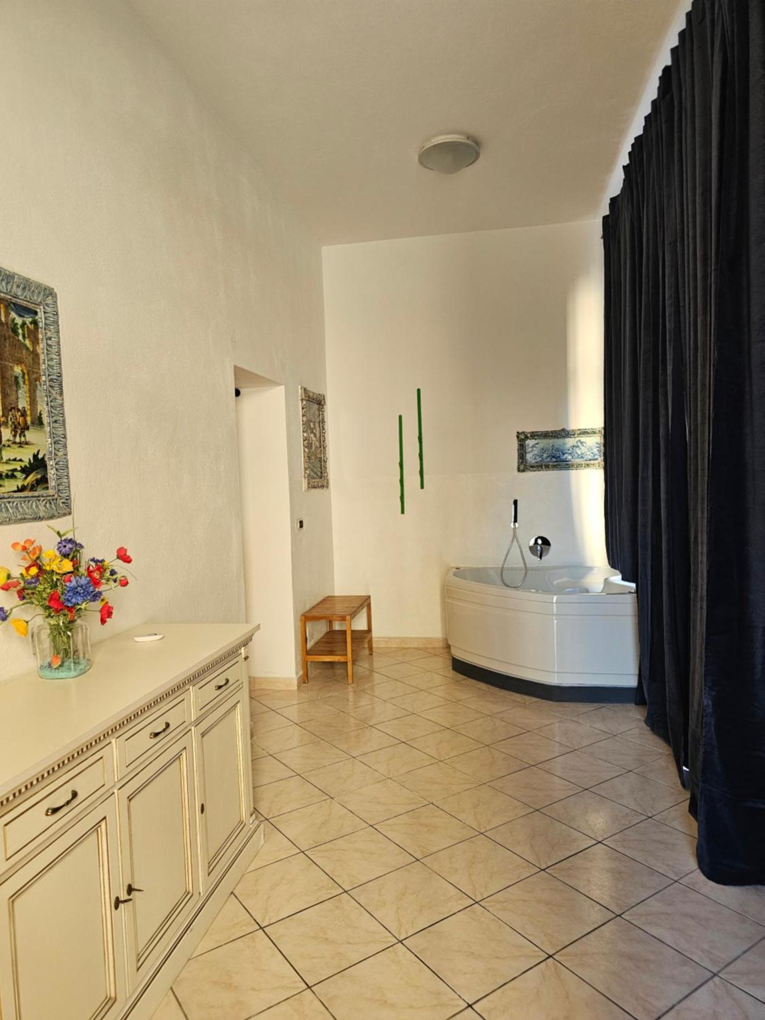 Casa Atena, Spaziosa, Romantica Con Idromassaggio Privato Varazze Zewnętrze zdjęcie
