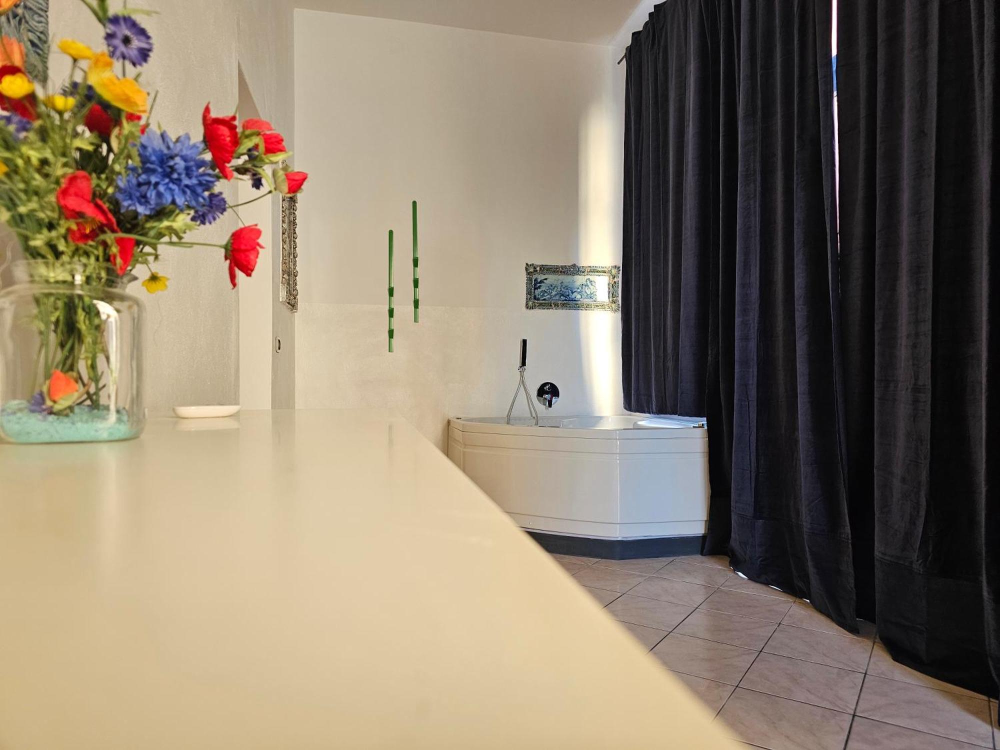 Casa Atena, Spaziosa, Romantica Con Idromassaggio Privato Varazze Zewnętrze zdjęcie